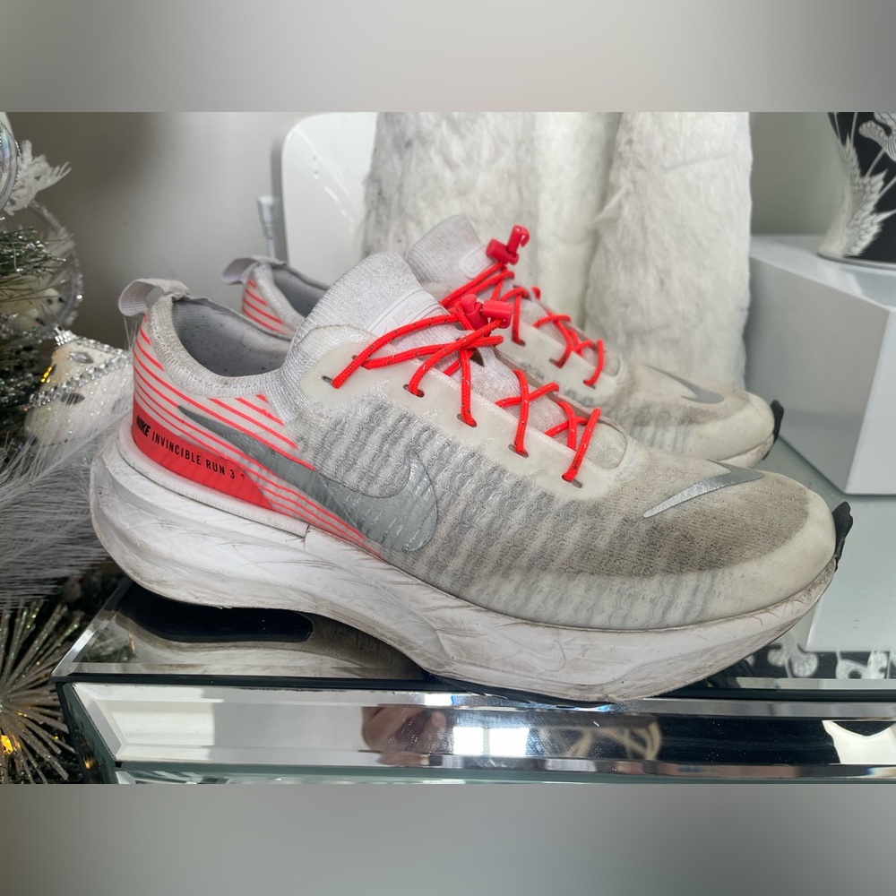 Nike White Gray and Red Athletic Running Shoes
